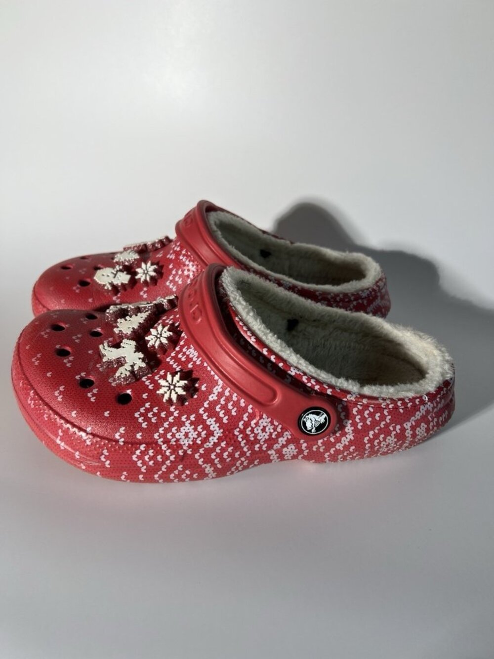 Women's Size 7 Crocs Lined Holiday Charm Clog Red/White w/Jibbitz Ugly Sweater - Picture 6 of 15